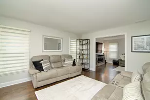 421 Burke Dr, Carol Stream, IL 60188 - Photo 7