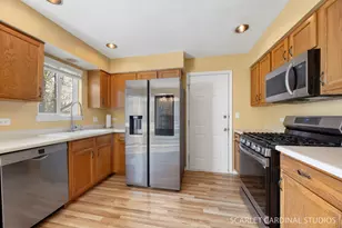 741 Cooper Ct E, Aurora, IL 60504 - Photo 5