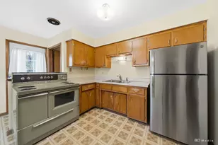 15742 Le Claire Ave, Oak Forest, IL 60452 - Photo 5