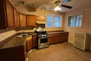 913 N Kedvale Ave, Chicago, IL 60651 - Photo 13