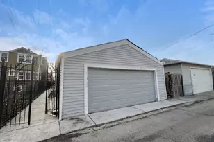 913 N Kedvale Ave, Chicago, IL 60651 - Photo 5