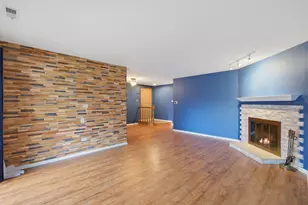 871 Cross Creek Ct, Roselle, IL 60172 - Photo 3