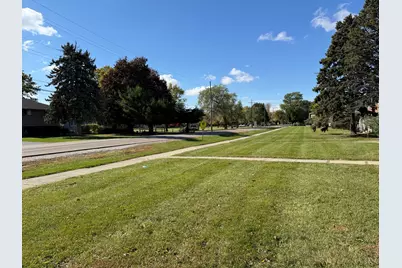 691 Old Indian Trail Road, Aurora, IL 60506 - Photo 3