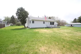 1407 Hackberry Ln, Machesney Park, IL 61115 - Photo 25