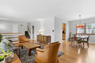 329 Tanoak Ln, Naperville, IL 60540 - Photo 5