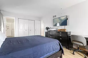 2040 Tiffany Dr, Schaumburg, IL 60194 - Photo 13