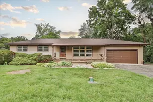 7N362 Sycamore Ave, Medinah, IL 60157 - Photo 1