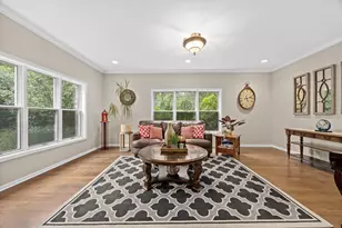 5454 Lee Ave, Downers Grove, IL 60515 - Photo 9