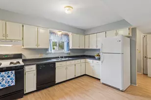 18342 W Linda Ln, Gurnee, IL 60031 - Photo 11
