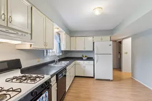 18342 W Linda Ln, Gurnee, IL 60031 - Photo 13