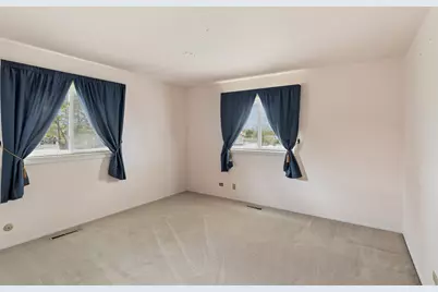 18342 W Linda Lane, Gurnee, IL 60031 - Photo 17