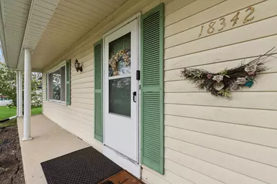18342 W Linda Lane, Gurnee, IL 60031 - Photo 3
