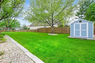 2017 Somerset Ln, Wheaton, IL 60189 - Photo 31