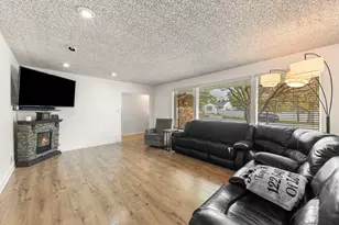 2245 Hawthorne Rd, Homewood, IL 60430 - Photo 5
