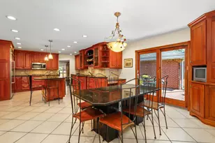 9117 Kenneth Ave, Skokie, IL 60076 - Photo 7