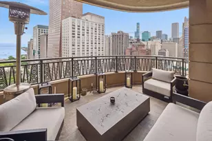 800 N Michigan Ave, Chicago, IL 60611 - Photo 9