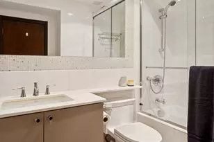 800 N Michigan Ave, Chicago, IL 60611 - Photo 19