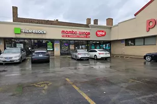 6214 N Western Ave, Chicago, IL 60659 - Photo 1