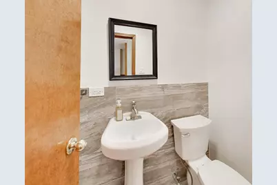 946 W Sheridan Road #2, Chicago, IL 60613 - Photo 13