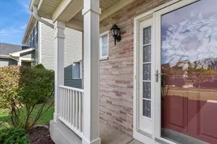 1823 S Fallbrook Dr, Round Lake, IL 60073 - Photo 17