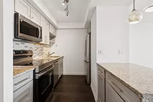 155 N Harbor Dr, Chicago, IL 60601 - Photo 7