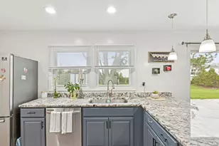 2 Emerson Dr, Schaumburg, IL 60194 - Photo 17