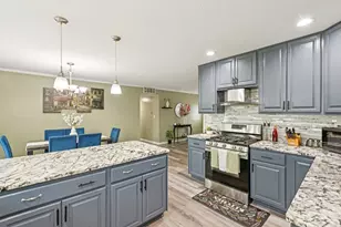2 Emerson Dr, Schaumburg, IL 60194 - Photo 13