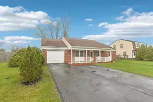 2 Emerson Dr, Schaumburg, IL 60194 - Photo 3