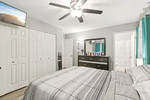2 Emerson Dr, Schaumburg, IL 60194 - Photo 25