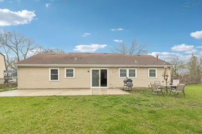 2 Emerson Drive, Schaumburg, IL 60194 - Photo 5