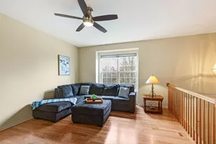 674 Lambert Ln, Bartlett, IL 60103 - Photo 3