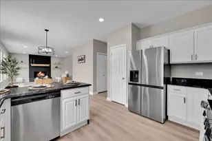 555 Bluestem Dr, Yorkville, IL 60560 - Photo 11