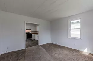 512 W Chestnut St, Dalzell, IL 61320 - Photo 3