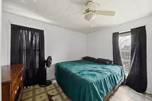911 W 5th St, Sterling, IL 61081 - Photo 11