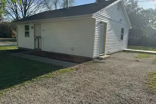 1320 Hedge Rd, Champaign, IL 61821 - Photo 7