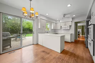 3142 Hemlock Ln, Northbrook, IL 60062 - Photo 9