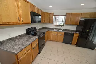 621 Mason St, Ottawa, IL 61350 - Photo 3