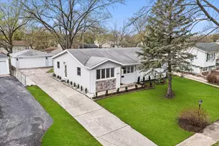 8766 S 83rd Ct, Hickory Hills, IL 60457 - Photo 1
