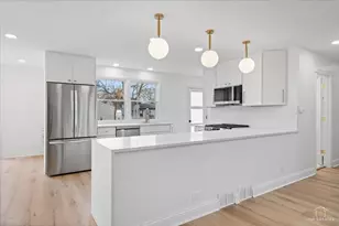 8766 S 83rd Ct, Hickory Hills, IL 60457 - Photo 11