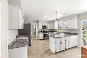 27W343 Churchill Rd, Winfield, IL 60190 - Photo 7