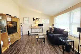 117 Cordova Rd, Carpentersville, IL 60110 - Photo 5