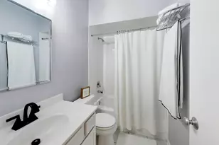 4010 N Clark St, Chicago, IL 60613 - Photo 39