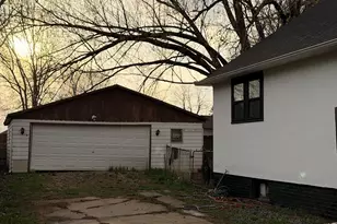 1762 S Oak Ave, Freeport, IL 61032 - Photo 3