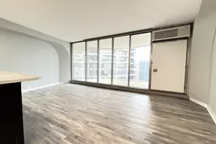 300 N State St, Chicago, IL 60654 - Photo 5