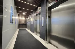 300 N State St, Chicago, IL 60654 - Photo 17