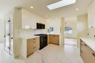 909 S Waverly Pl, Mount Prospect, IL 60056 - Photo 5