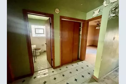 10209 S Vernon Avenue, Chicago, IL 60628 - Photo 5