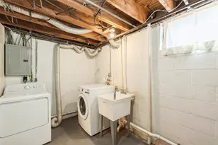 319 N Lord Ave, Carpentersville, IL 60110 - Photo 23