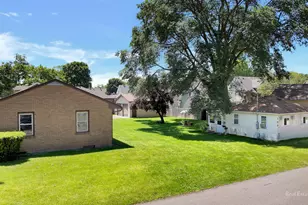 319 N Lord Ave, Carpentersville, IL 60110 - Photo 3
