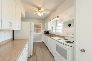 319 N Lord Ave, Carpentersville, IL 60110 - Photo 7